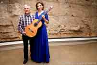 Miriam Brullova con Javier Mengual, el luthier de la guitarra Alhambra que tocó en el concierto